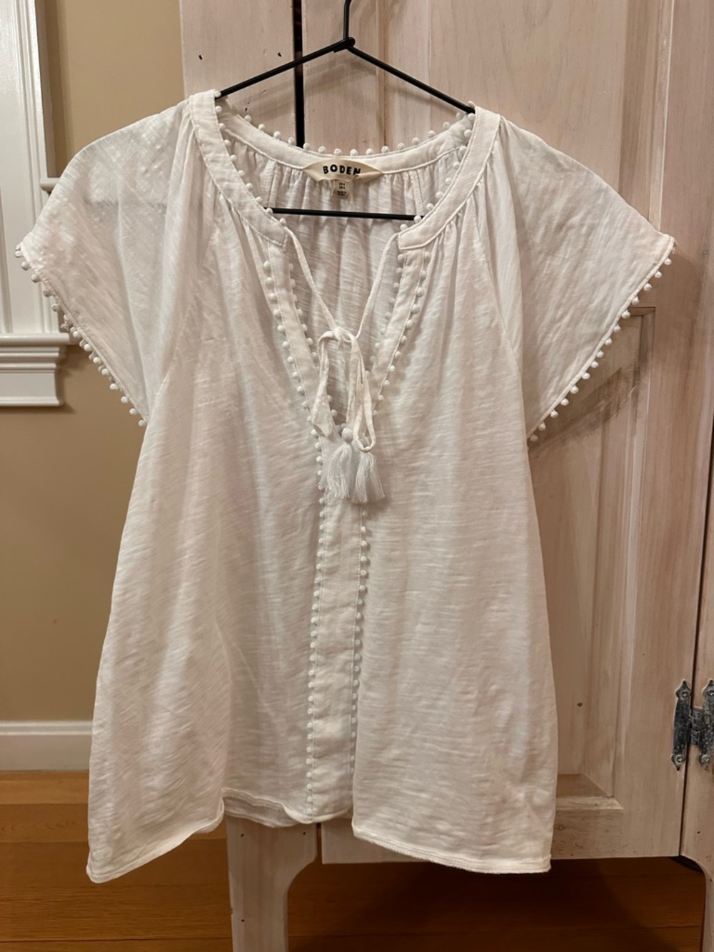 Boden Tassel-Front Flutter Sleeve Top (White)